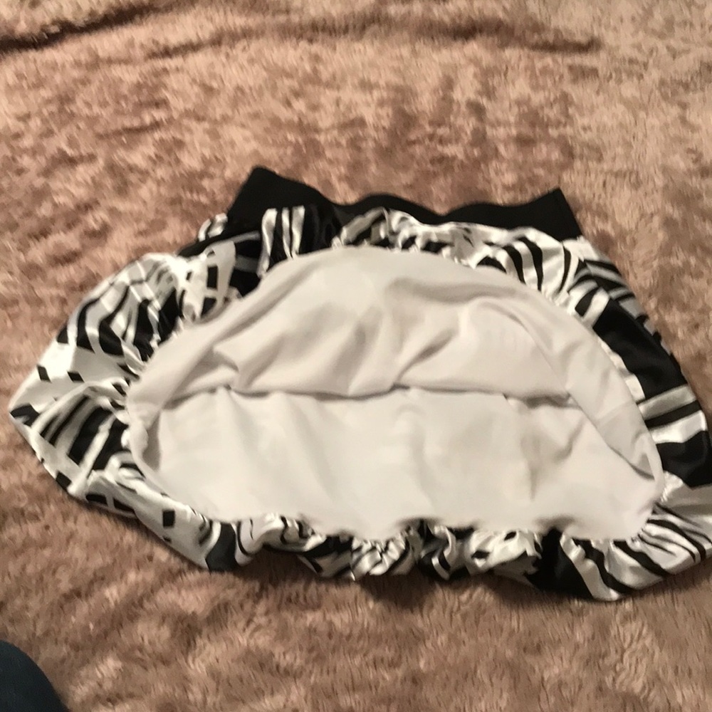 Skirt - Picture 2 of 4
